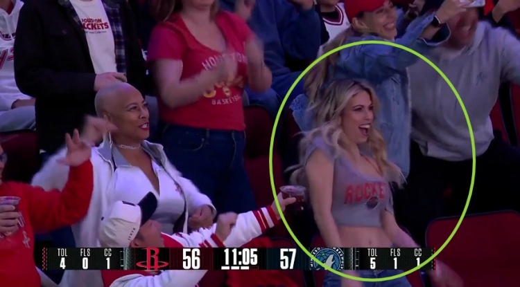 九游官网-看着得劲呀！暂停期间镜头照到观众席 美女球迷曼妙身姿热舞！